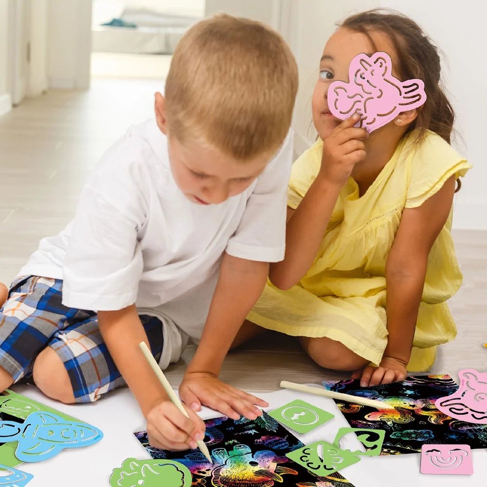 DISPLAY SCRATCH CON STENCIL ASSORTITO - babykid