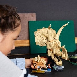 JURASSIC WORLD - FOSSILI DI DINOSAURO: TESCHIO DI TRICERATOPO - 76969