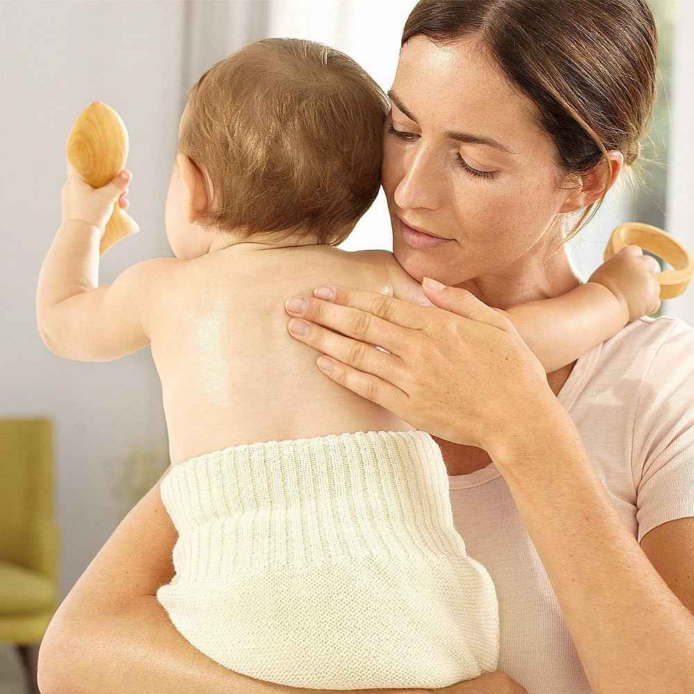 Massaggio neonatale: benefici e tecniche contro coliche e stitichezza del neonato - babykid