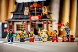 LEGO - NINJAGO - LA BOTTEGA DELLE QUATTRO ARMI 15° ANNIVERSARIO - 71858 - babykid