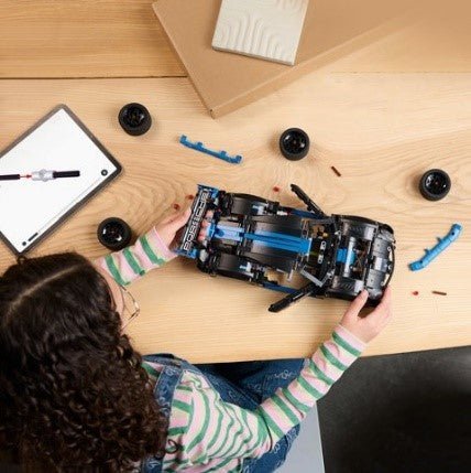 LEGO - TECHNIC - AUTO DA CORSA PORSCHE GT4 E - PERFORMANCE - 42176 - babykid