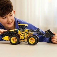 LEGO - TECHNIC - PALA GOMMATA VOLVO L120 ELECTRIC - 42209 - babykid