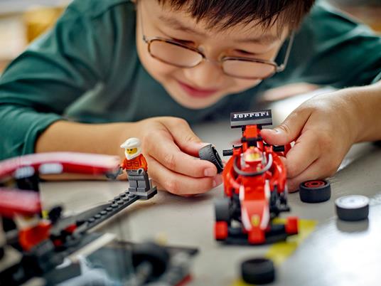 LEGO CITY FORMULA 1 - PITSTOP E MECCANICI CON MONOPOSTO FERRARI F1 - 60443